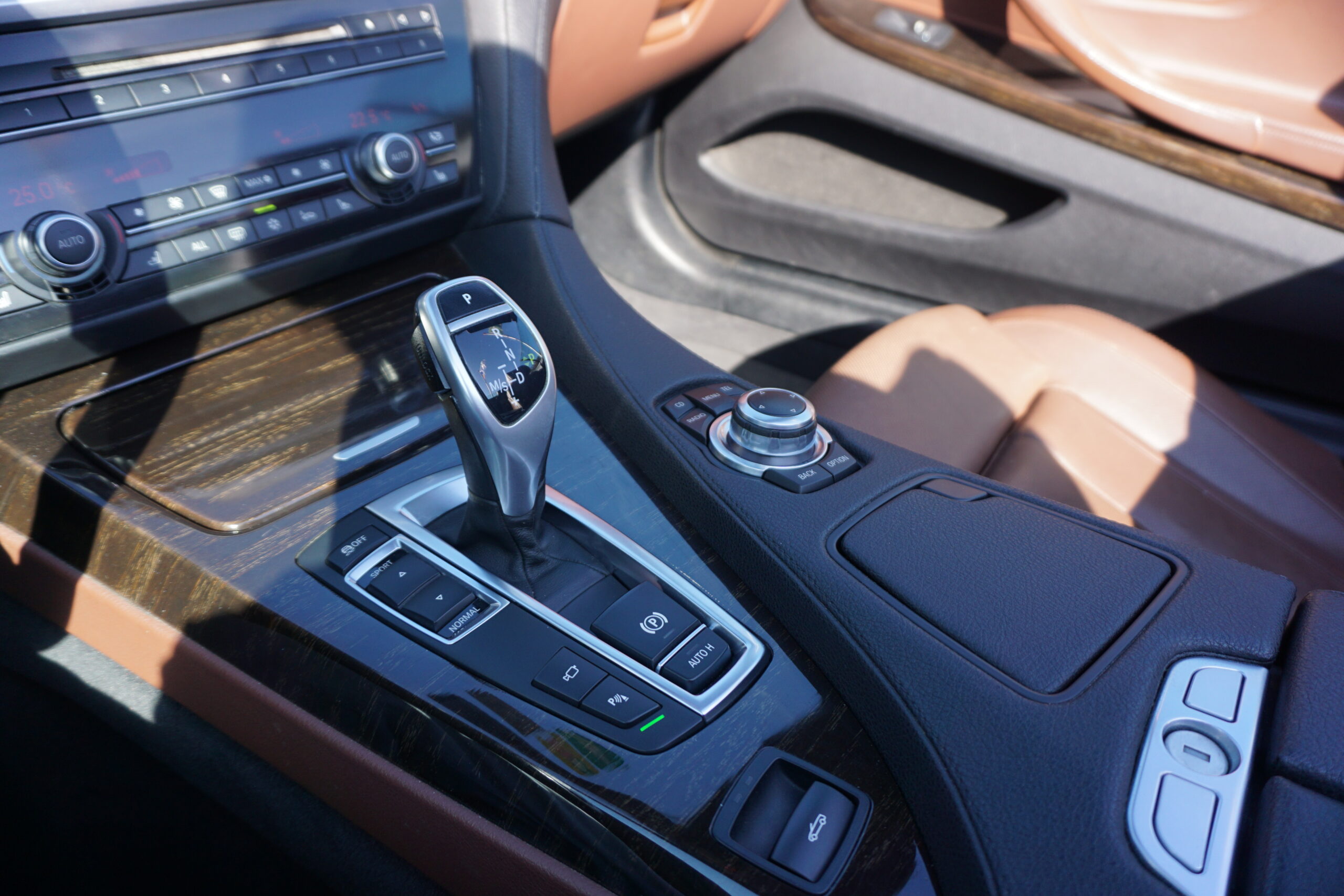 
								BMW 6-Serie Cabriolet 640i High Executive full									