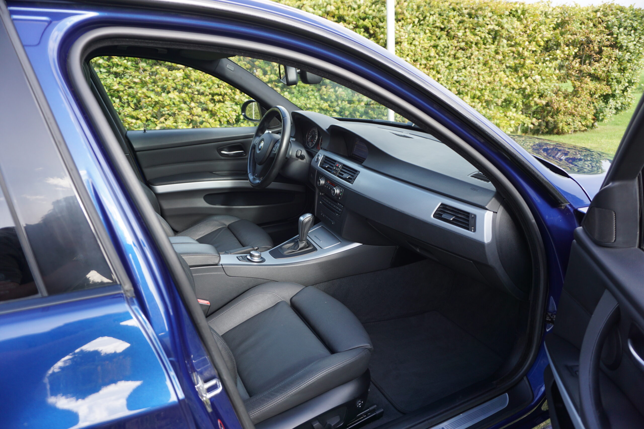 
								BMW 3-Serie 335i M Sport E90 full									