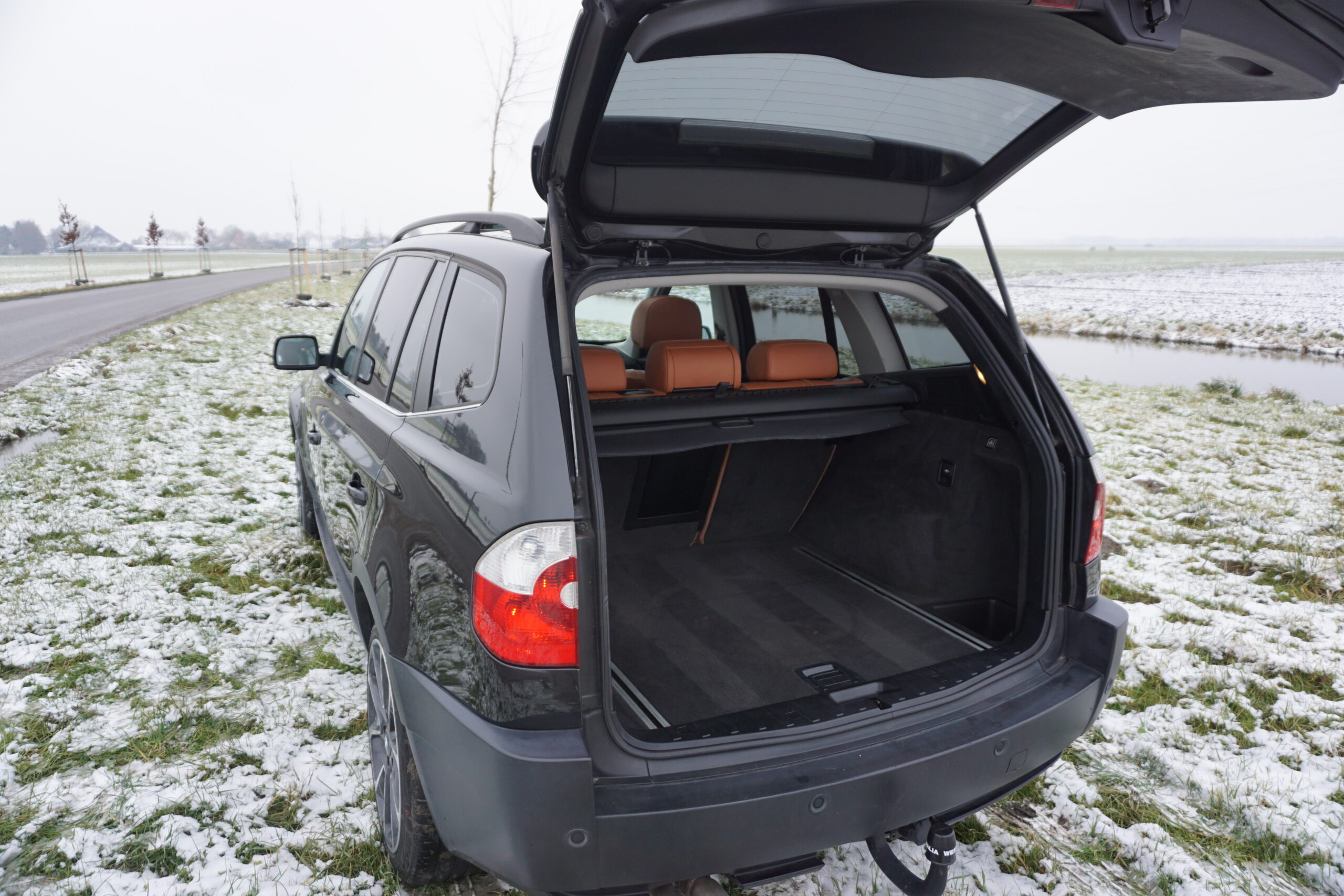 
								BMW X3 30i xDrive High Executive E83 full									